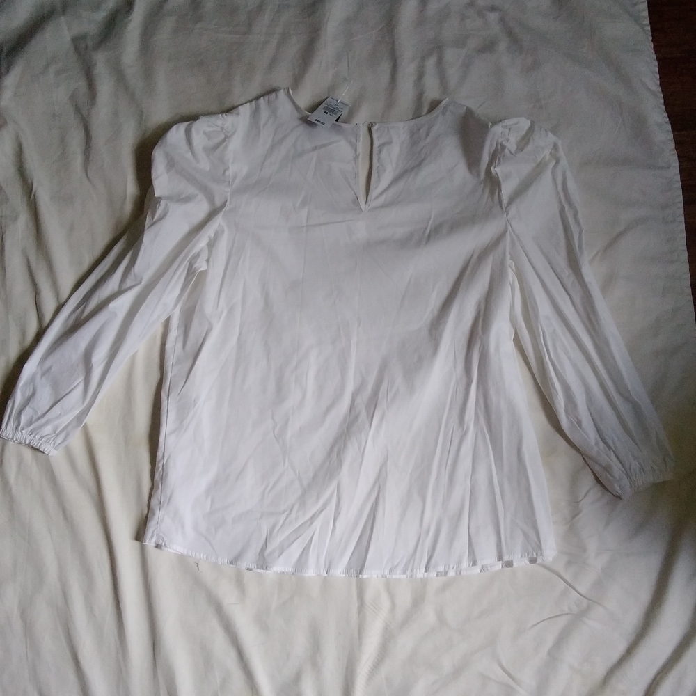 White V-Neck Puff Sleeve Top - Picture 10 of 10